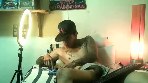 yeisoncastellanos1999 online show from 04-16-26, 08:31