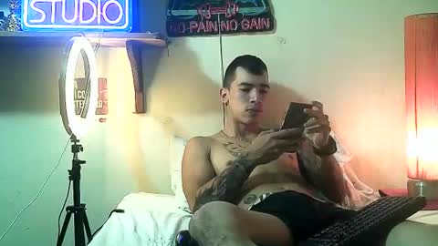 Snapshot of yeisoncastellanos1999 chatting on 05-10-26, 07:19 yeisoncastellanos1999 online show from 05-10-26, 07:19