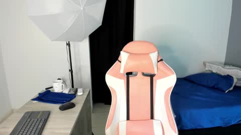 yelena03 online show from 01-05-25, 11:55