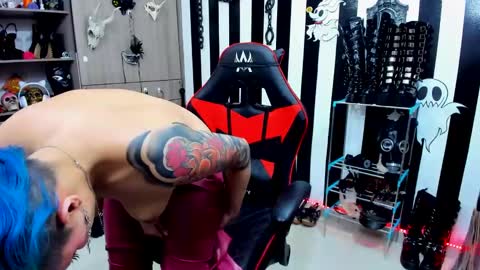 Yelena online show from 12-20-24, 01:36