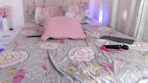 yellow_lily online show from 01-20-25, 07:14