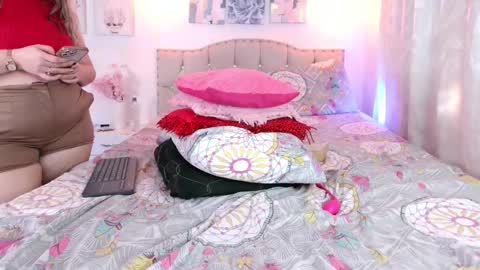 yellow_lily online show from 03-04-25, 09:00