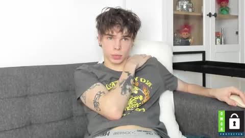 Snapshot of yen2025 chatting on 12-01-25, 06:46 Yen online show from 12-01-25, 06:46