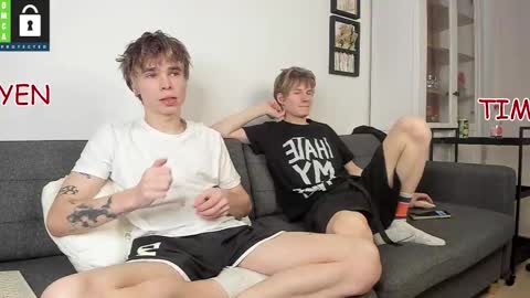 Snapshot of yen2025 chatting on 12-14-25, 07:51 Yen online show from 12-14-25, 07:51