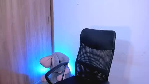 Snapshot of yeniffer_valens chatting on 12-13-25, 08:14 Yenifer Barahona Acuario online show from 12-13-25, 08:14