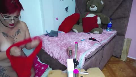 Snapshot of yeny_sex chatting on 09-13-25, 06:35 yeny_sex online show from 09-13-25, 06:35