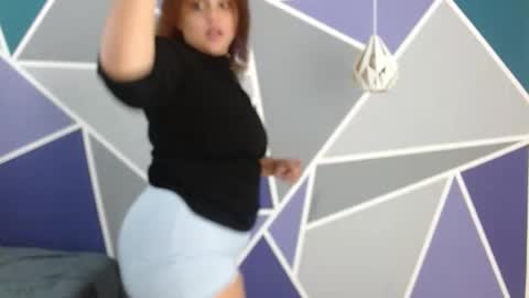 Snapshot of yera_carey chatting on 10-17-25, 12:19 Yera  online show from 10-17-25, 12:19