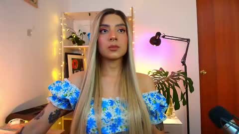 Snapshot of yeriawaddell_ chatting on 01-31-25, 12:28 yeriawaddell  online show from 01-31-25, 12:28