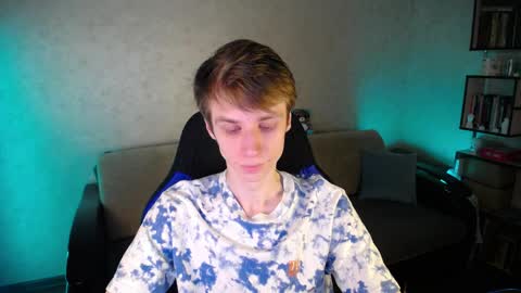 Snapshot of yes_cute_boy_ chatting on 04-08-26, 07:08 Eden online show from 04-08-26, 07:08