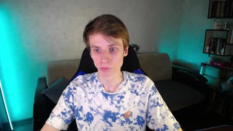 Snapshot of yes_cute_boy_ chatting on 04-15-26, 09:49 Eden online show from 04-15-26, 09:49