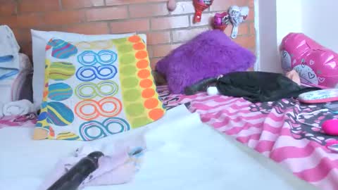 yesicasquirt65 online show from 02-24-26, 12:25