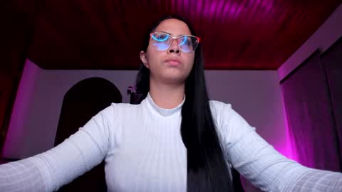 yesie_hot2 online show from 12-06-24, 02:46