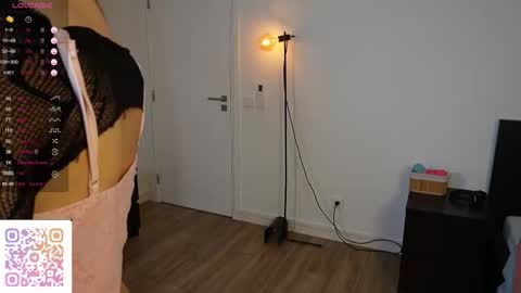 Snapshot of yess_kiki chatting on 11-23-25, 04:07 Kiki online show from 11-23-25, 04:07