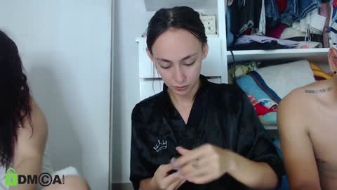 yessica and andres online show from 01-28-25, 03:57