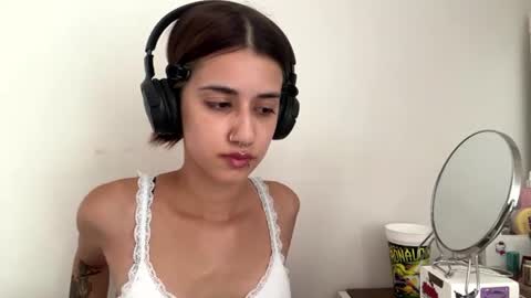 Julia 3 online show from 07-06-26, 01:08