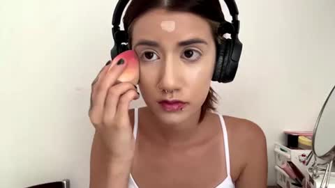 Julia 3 online show from 07-07-26, 12:20