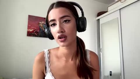 Julia 3 online show from 07-15-26, 12:43