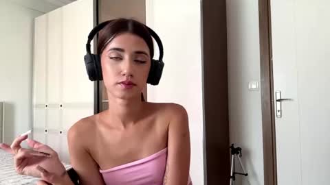 Julia 3 online show from 07-19-26, 01:59