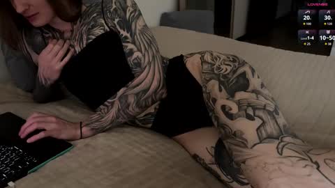 yexes online show from 09-20-25, 07:53