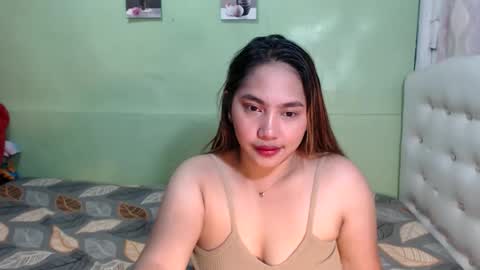 Snapshot of yhang_slut chatting on 09-15-25, 05:18 yhang_slut online show from 09-15-25, 05:18