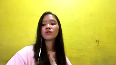 Snapshot of yibassette chatting on 06-16-26, 12:19 Isabella online show from 06-16-26, 12:19
