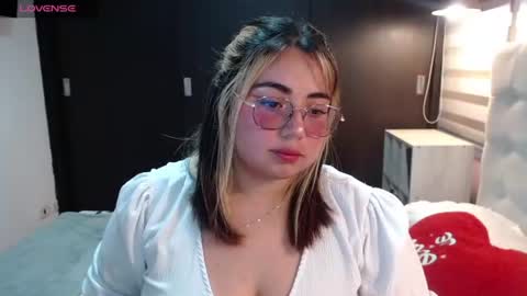 hii i am yini online show from 07-08-26, 02:05