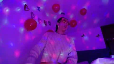 Yiny online show from 02-13-25, 05:37