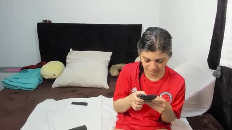 yinyyanghot online show from 10-14-25, 09:10