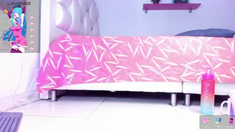 Yiovanna online show from 01-18-25, 03:27