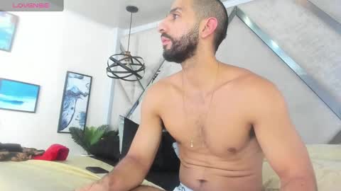 Snapshot of yiyo10_ chatting on 01-01-25, 09:20 Yiyo online show from 01-01-25, 09:20