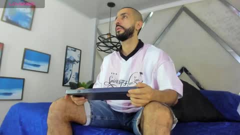 Snapshot of yiyo10_ chatting on 01-15-25, 04:15 Yiyo online show from 01-15-25, 04:15