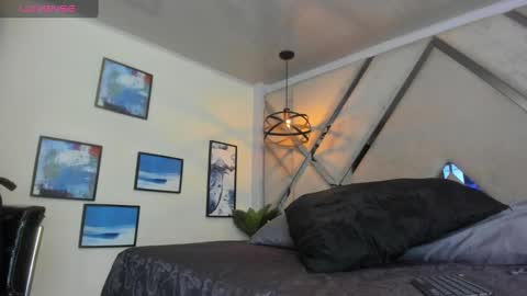 Snapshot of yiyo10_ chatting on 01-23-25, 03:58 Yiyo online show from 01-23-25, 03:58