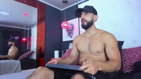 Snapshot of yiyo10_ chatting on 02-11-25, 04:55 Yiyo online show from 02-11-25, 04:55