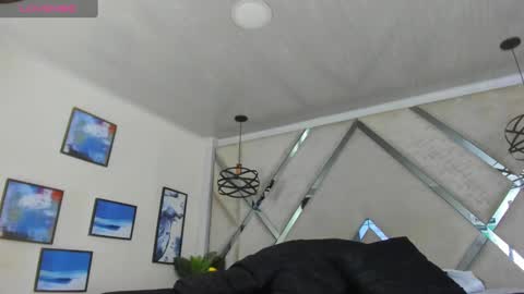 Snapshot of yiyo10_ chatting on 02-14-25, 04:26 Yiyo online show from 02-14-25, 04:26