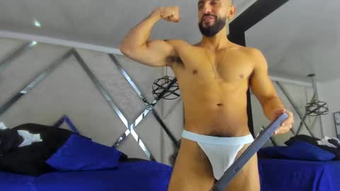 Snapshot of yiyo10_ chatting on 02-15-25, 04:36 Yiyo online show from 02-15-25, 04:36