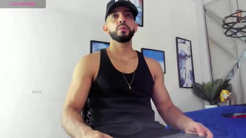 Snapshot of yiyo10_ chatting on 02-28-25, 04:21 Yiyo online show from 02-28-25, 04:21