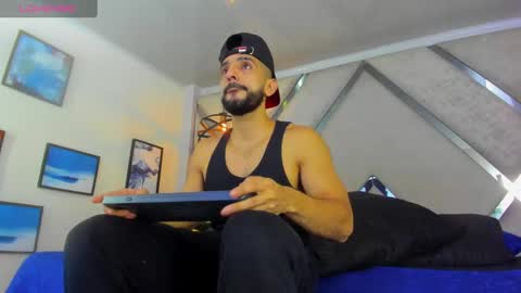 Snapshot of yiyo10_ chatting on 03-11-25, 04:10 Yiyo online show from 03-11-25, 04:10