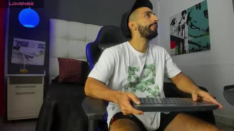 Snapshot of yiyo10_ chatting on 10-12-25, 10:53 Yiyo online show from 10-12-25, 10:53