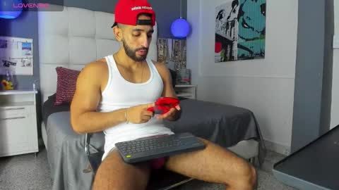 Snapshot of yiyo10_ chatting on 10-14-25, 09:37 Yiyo online show from 10-14-25, 09:37