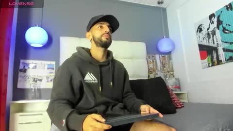 Snapshot of yiyo10_ chatting on 10-15-25, 11:38 Yiyo online show from 10-15-25, 11:38