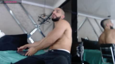 Snapshot of yiyo10_ chatting on 10-19-25, 05:30 Yiyo online show from 10-19-25, 05:30