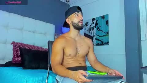 Snapshot of yiyo10_ chatting on 11-04-25, 08:41 Yiyo online show from 11-04-25, 08:41