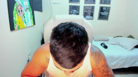 Snapshot of yker18 chatting on 01-22-25, 10:15 yker online show from 01-22-25, 10:15