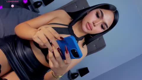 ylonagrae online show from 12-11-24, 08:04