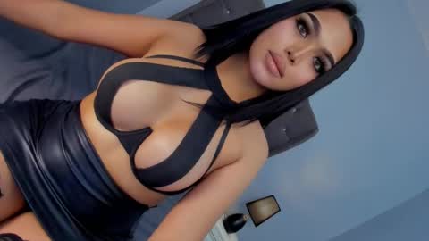 ylonagrae online show from 02-03-25, 09:19