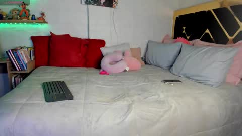 lucy online show from 01-08-26, 02:25