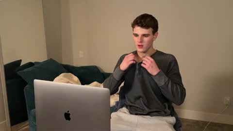 yngdesire1 online show from 12-23-25, 07:28