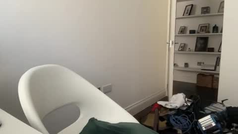 ynkhycvzlnnl online show from 04-30-26, 01:28