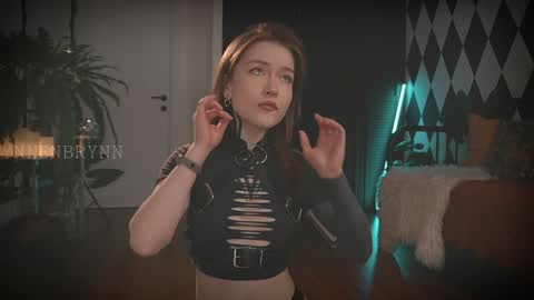 ynnenbrynn online show from 12-02-24, 07:14