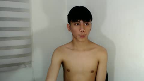 Snapshot of ynotyu chatting on 10-18-25, 05:10 ynotyu online show from 10-18-25, 05:10